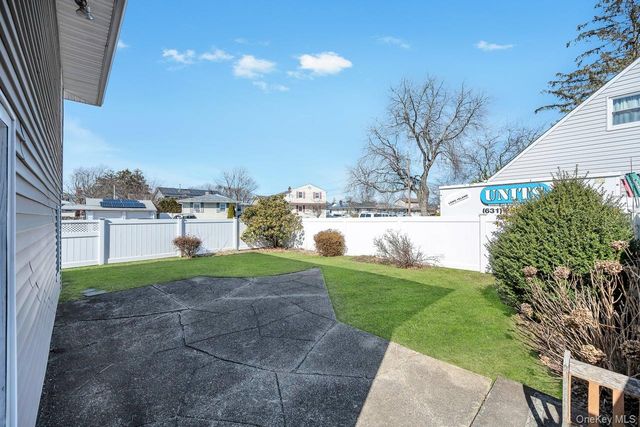 178 5th Avenue, West Babylon, NY 11704