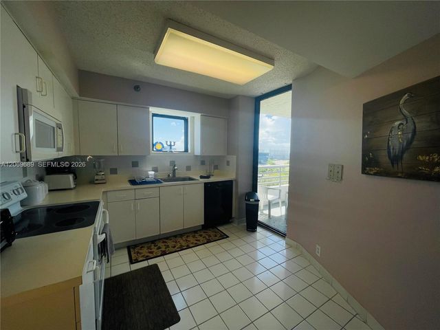 3300 NE 191st Street 1101, Aventura, FL 33180