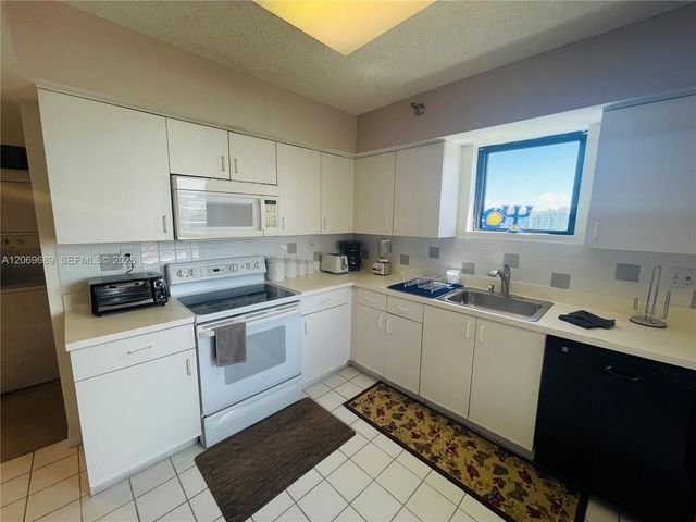 3300 NE 191st Street 1101, Aventura, FL 33180