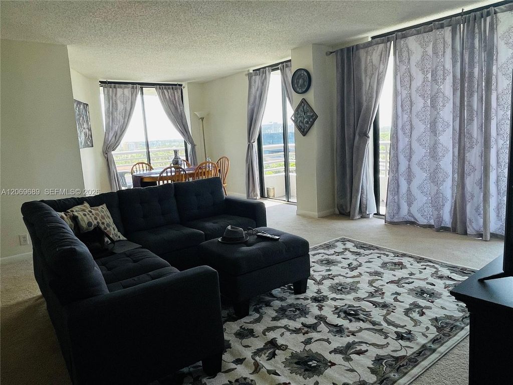 3300 NE 191st Street 1101, Aventura, FL 33180