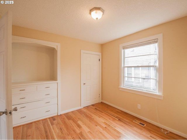 934 Se NEHALEM St, Portland, OR 97202