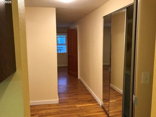 934 Se NEHALEM St, Portland, OR 97202