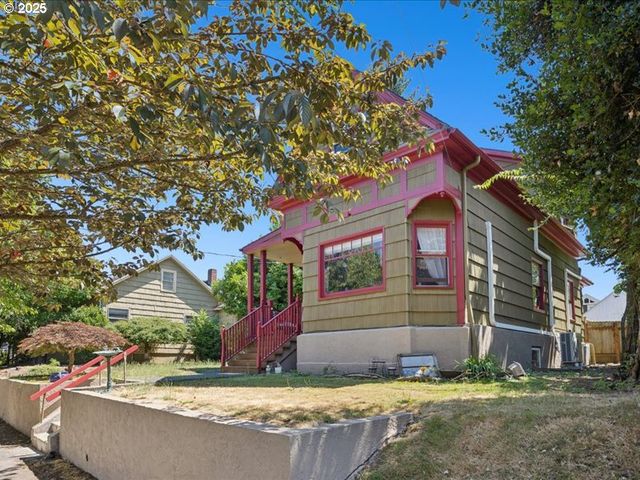 934 Se NEHALEM St, Portland, OR 97202