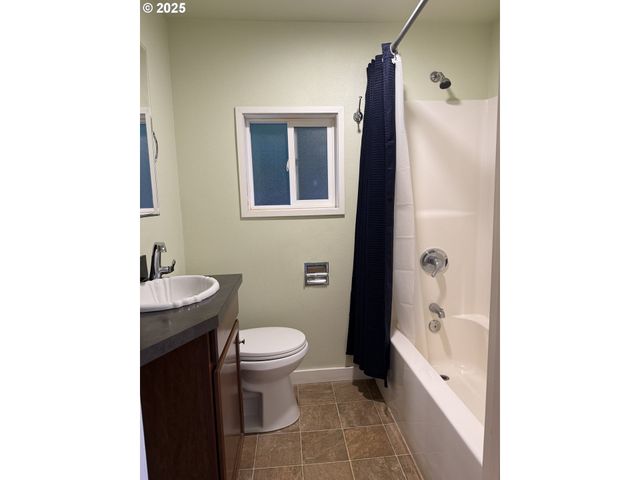 934 Se NEHALEM St, Portland, OR 97202