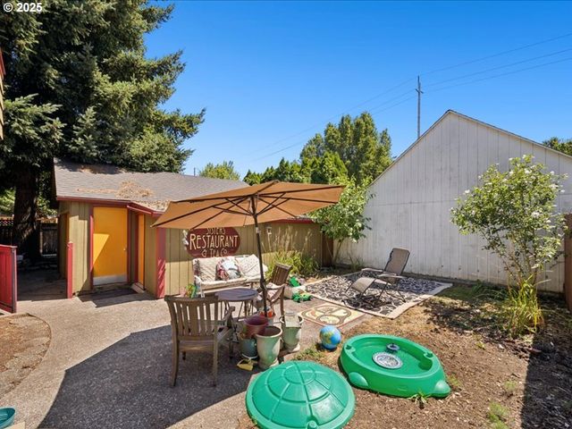 934 Se NEHALEM St, Portland, OR 97202