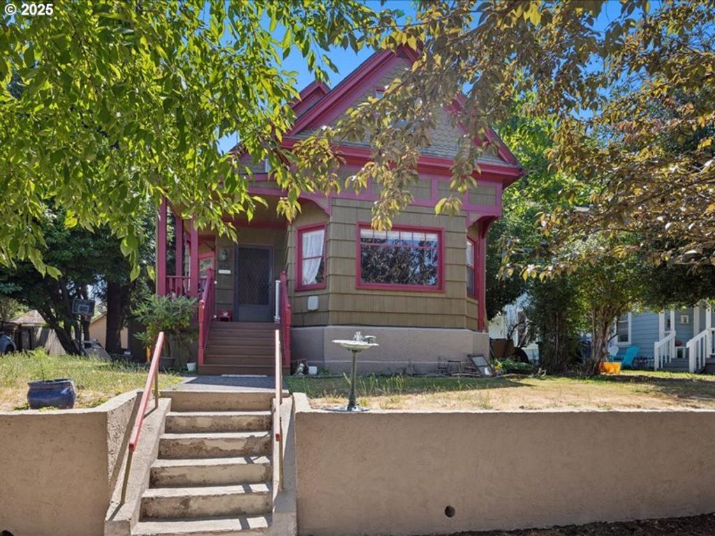 934 Se NEHALEM St, Portland, OR 97202