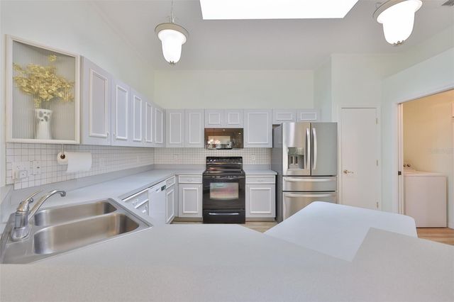 2411 OLD NANTUCKET COURT, Sun City Center, FL 33573