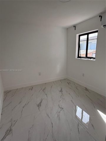 120 E 44th St, Hialeah, FL 33013