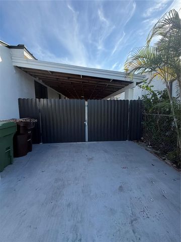 120 E 44th St, Hialeah, FL 33013