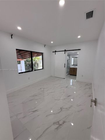 120 E 44th St, Hialeah, FL 33013