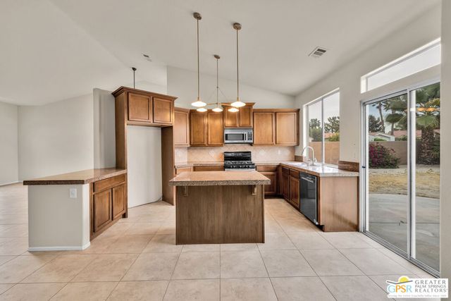 68495 Pasada Road, Cathedral City, CA 92234