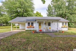 271 E 3rd Ave, Calvert City, KY 42029