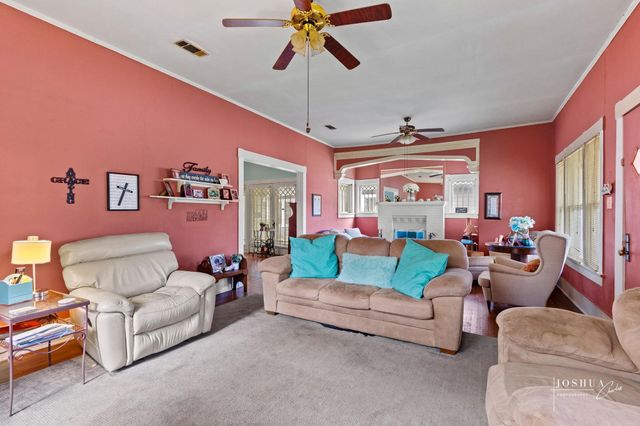 1012 W Bond Street, Denison, TX 75020