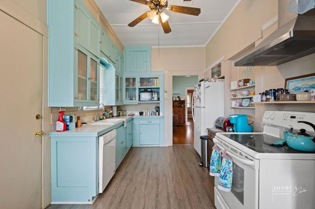 1012 W Bond Street, Denison, TX 75020