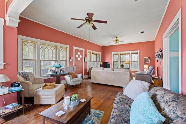 1012 W Bond Street, Denison, TX 75020
