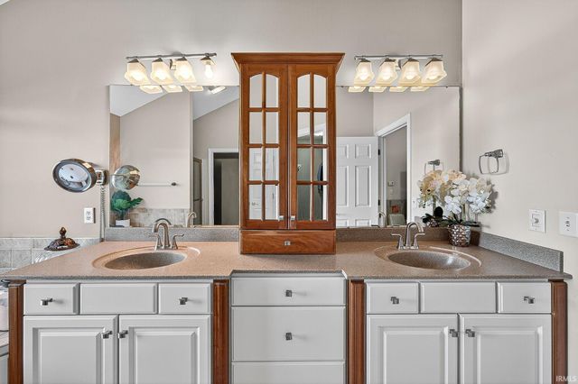51216 Leeward Point, Granger, IN 46530