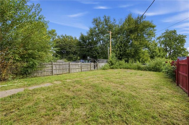 1933 N 26th Street, Kansas City, KS 66104