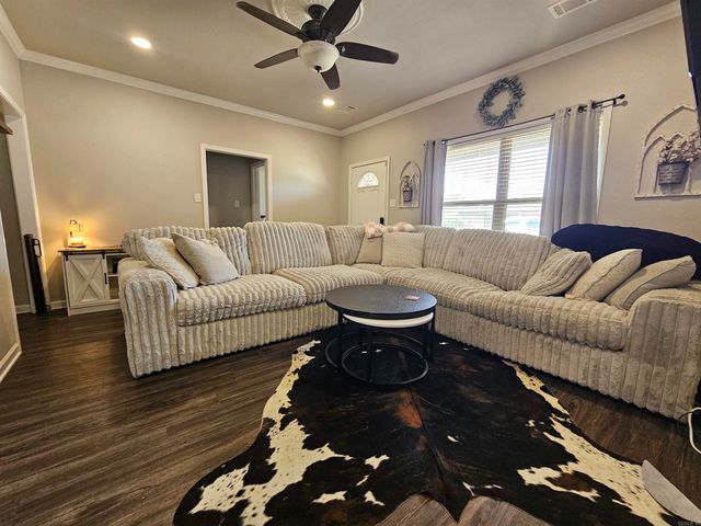 35 Green Apple Dr., Ward, AR 72176