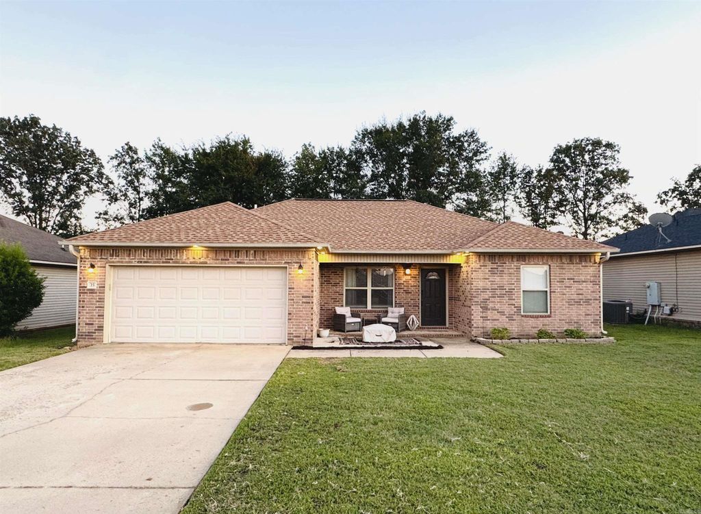 35 Green Apple Dr., Ward, AR 72176