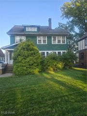 1605 Lewis Drive, Lakewood, OH 44107