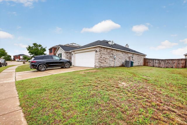 1256 Boxwood Lane, Burleson, TX 76028
