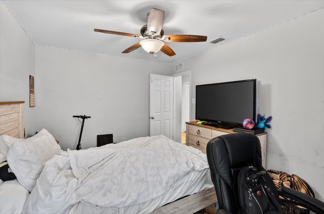 1256 Boxwood Lane, Burleson, TX 76028