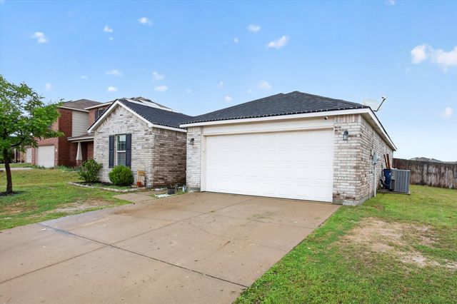 1256 Boxwood Lane, Burleson, TX 76028