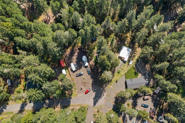 101 N Brook Lane, Hoodsport, WA 98548