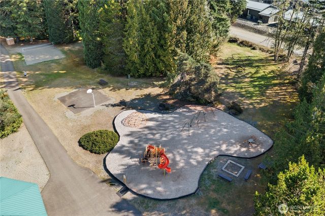 101 N Brook Lane, Hoodsport, WA 98548