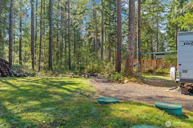 101 N Brook Lane, Hoodsport, WA 98548