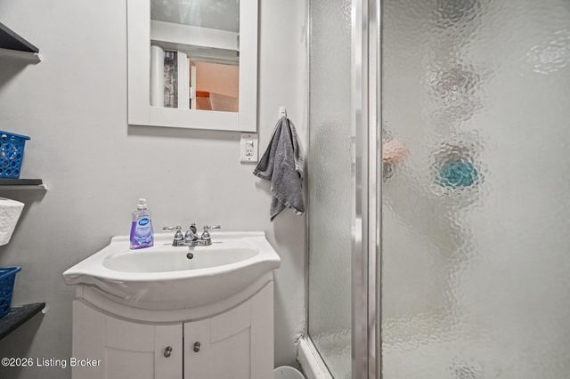 7006 Sunny Vale Way, Louisville, KY 40272