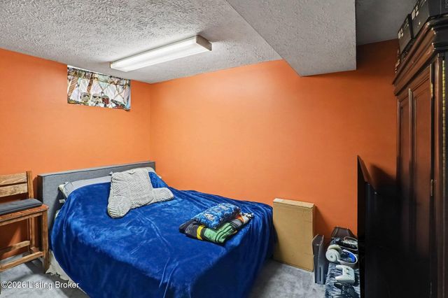 7006 Sunny Vale Way, Louisville, KY 40272