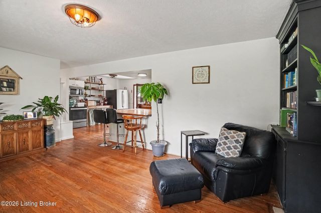 7006 Sunny Vale Way, Louisville, KY 40272