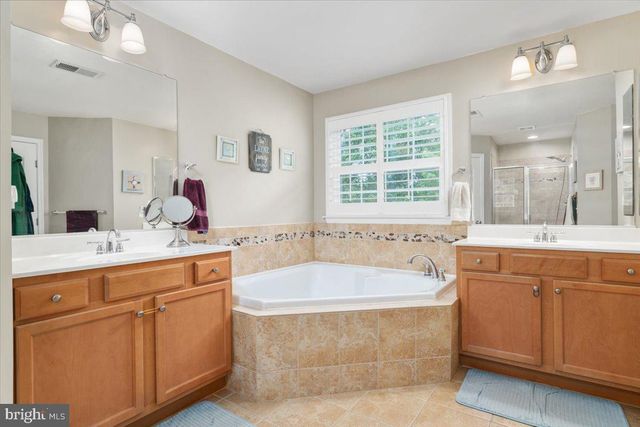 25030 GRAYWACKE DR, Aldie, VA 20105