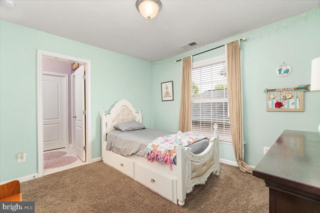 25030 GRAYWACKE DR, Aldie, VA 20105