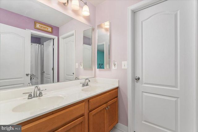 25030 GRAYWACKE DR, Aldie, VA 20105