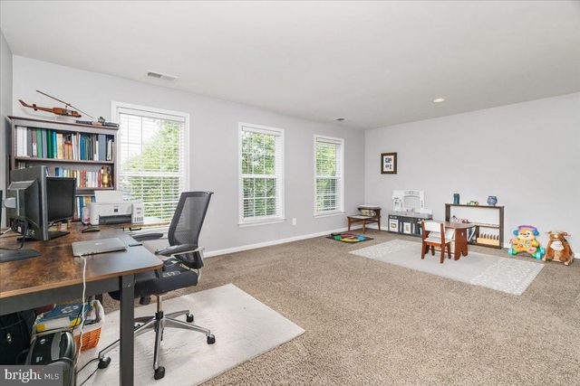 25030 GRAYWACKE DR, Aldie, VA 20105