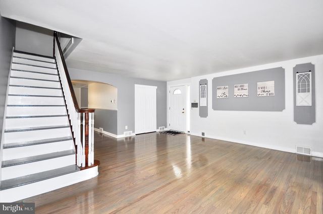 9118 CRISPIN STREET, Philadelphia, PA 19114