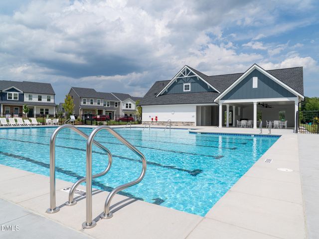 2417 Rosewood Bluff Drive, Zebulon, NC 27597