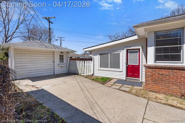 22150 Mauer Street, St. Clair Shores, MI 48080