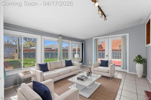 22150 Mauer Street, St. Clair Shores, MI 48080