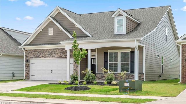 208 Mary Montrose Boulevard, Jamestown, NC 27282