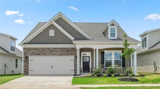 208 Mary Montrose Boulevard, Jamestown, NC 27282