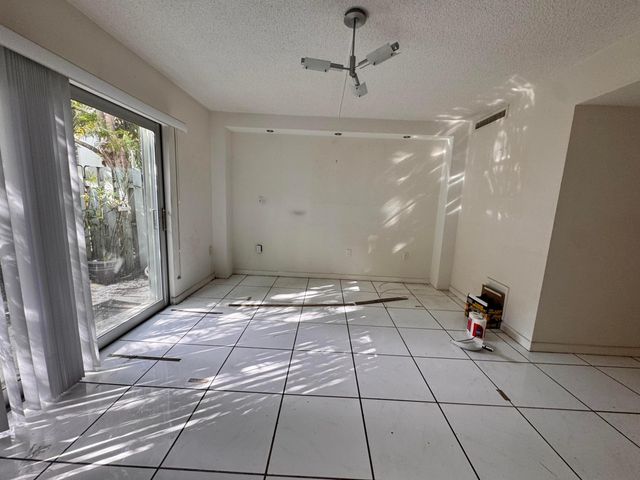 801 W Oakland Park Boulevard C6, Oakland Park, FL 33311