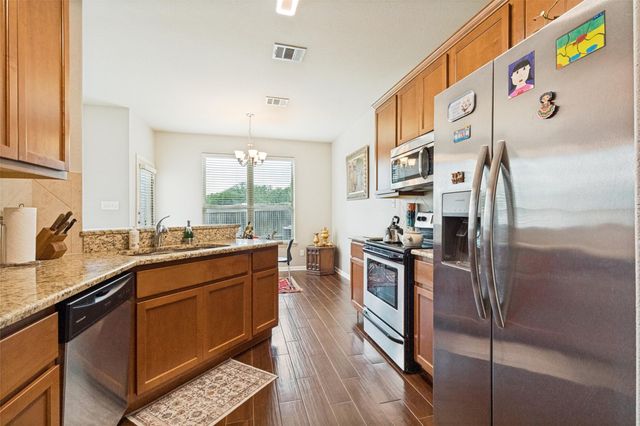 2410 Great Oaks DR 301, Round Rock, TX 78681