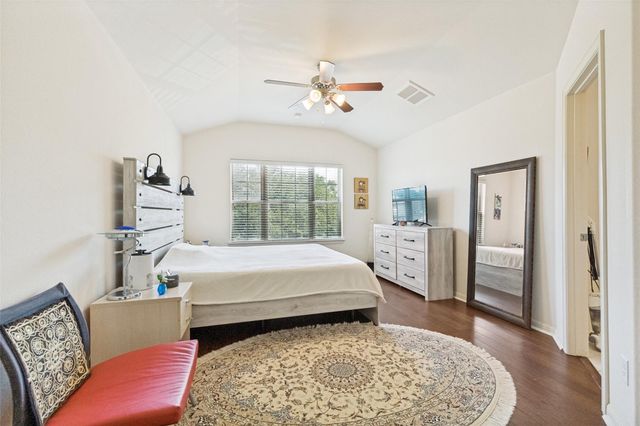 2410 Great Oaks DR 301, Round Rock, TX 78681