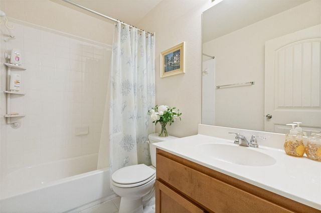2410 Great Oaks DR 301, Round Rock, TX 78681