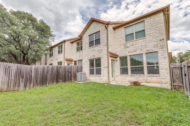 2410 Great Oaks DR 301, Round Rock, TX 78681