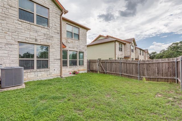 2410 Great Oaks DR 301, Round Rock, TX 78681