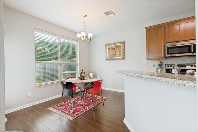 2410 Great Oaks DR 301, Round Rock, TX 78681